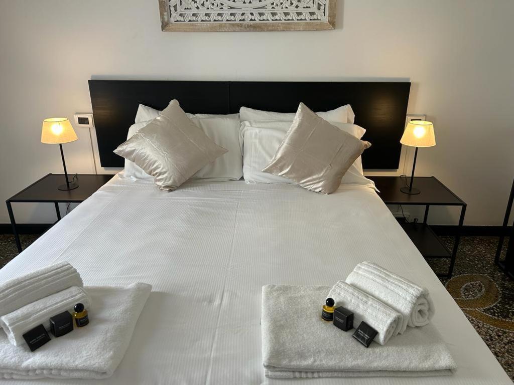 Brignole Rooms Генуя Экстерьер фото