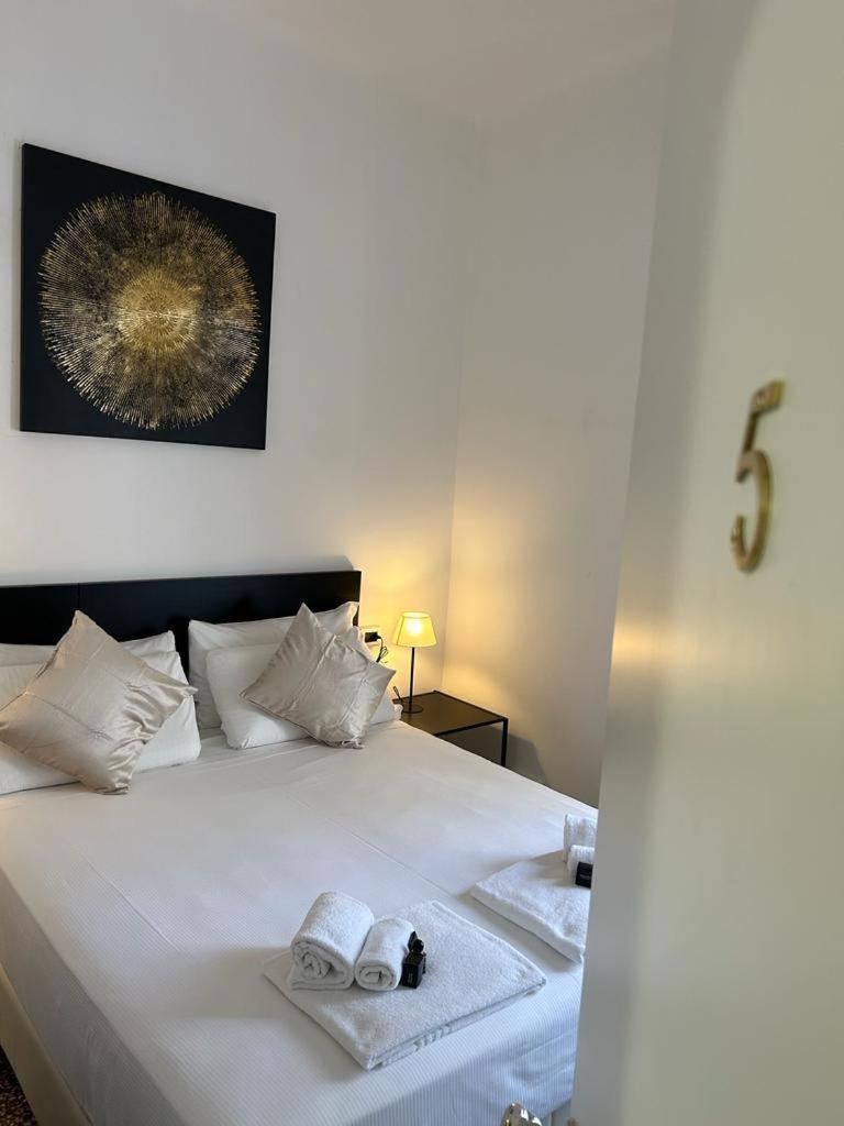 Brignole Rooms Генуя Экстерьер фото